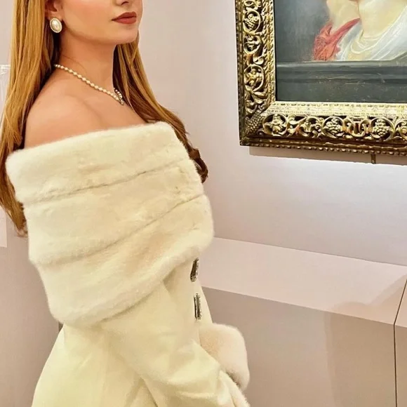 Sierra Darien Luxe ivory white faux fur matching 2 piece mini skirt & blazer set - Picture 6 of 13